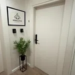 Urban Lotus , Self Check-in Apartmán *