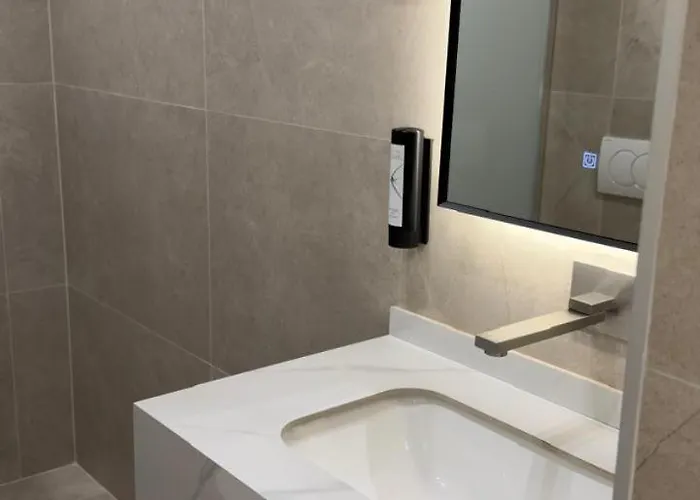 Urban Lotus , Self Check-in Apartmán Tirana