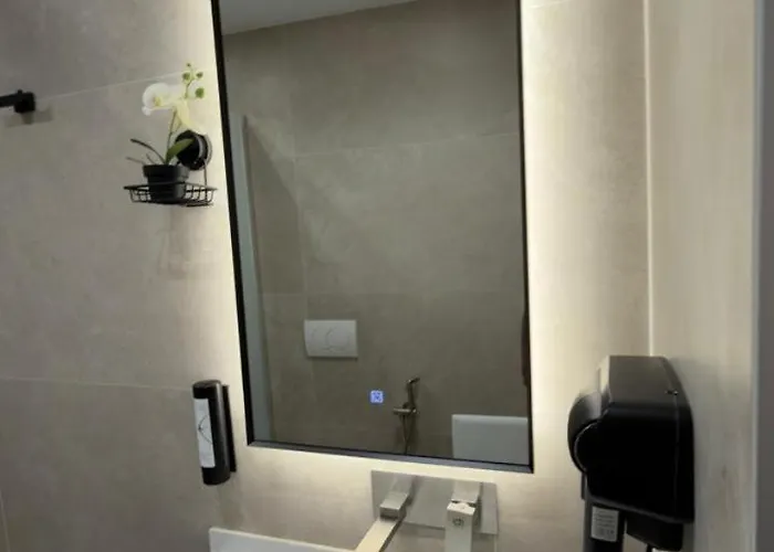 Urban Lotus , Self Check-in Apartmán *