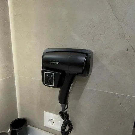 Urban Lotus , Self Check-in Daire Tiran