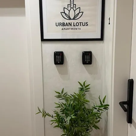 Urban Lotus , Self Check-in Daire *