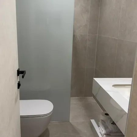Urban Lotus , Self Check-in Tiran