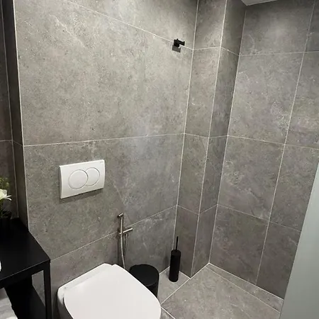 Urban Lotus , Self Check-in Tiran